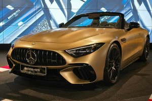   100: Mercedes-AMG SL 63 Manufaktur Golden Coast